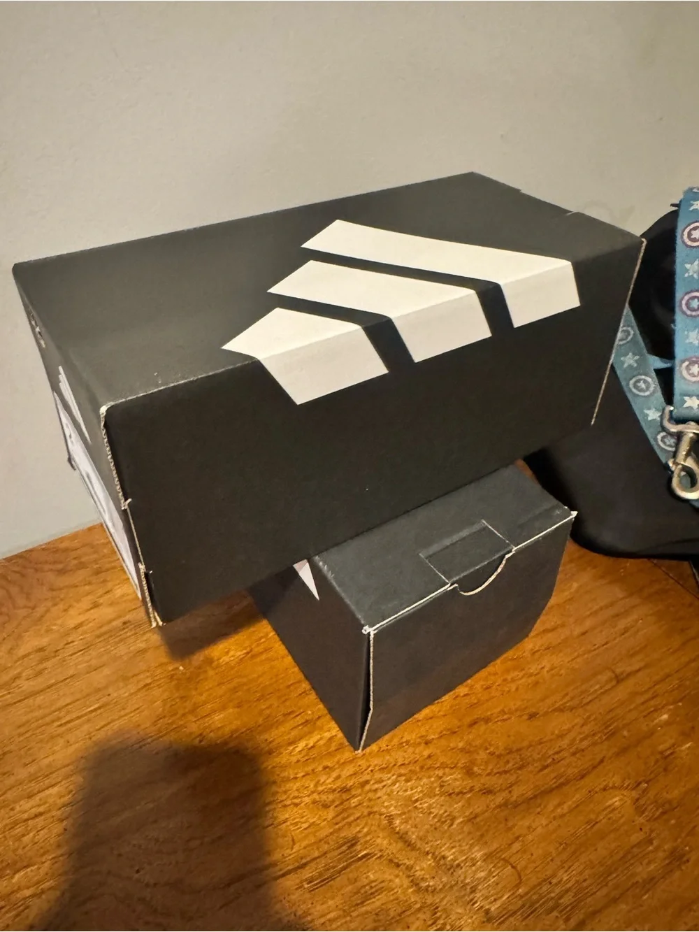 BRAND NEW! Kids adidas Black and White Slide with Three-Stripe Strap - size 2